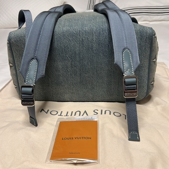Louis Vuitton Denim Men's Backpack - Medium Condition: New
Color: Denim Blue - Picture 6 of 8